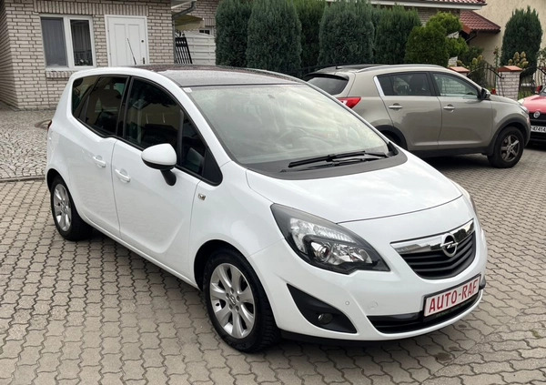 Opel Meriva cena 23900 przebieg: 148000, rok produkcji 2012 z Górzno małe 211